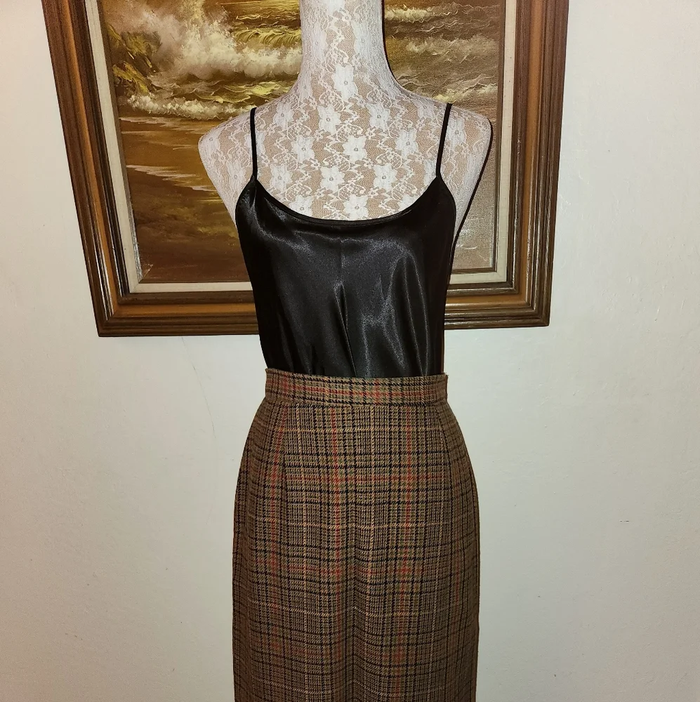 Vintage 1980s Black Satin Camisole by Cinema Etoile - Picture 4 of 11